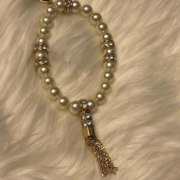 henri bendel Jewelry - Henri Bendel slip on bracelet